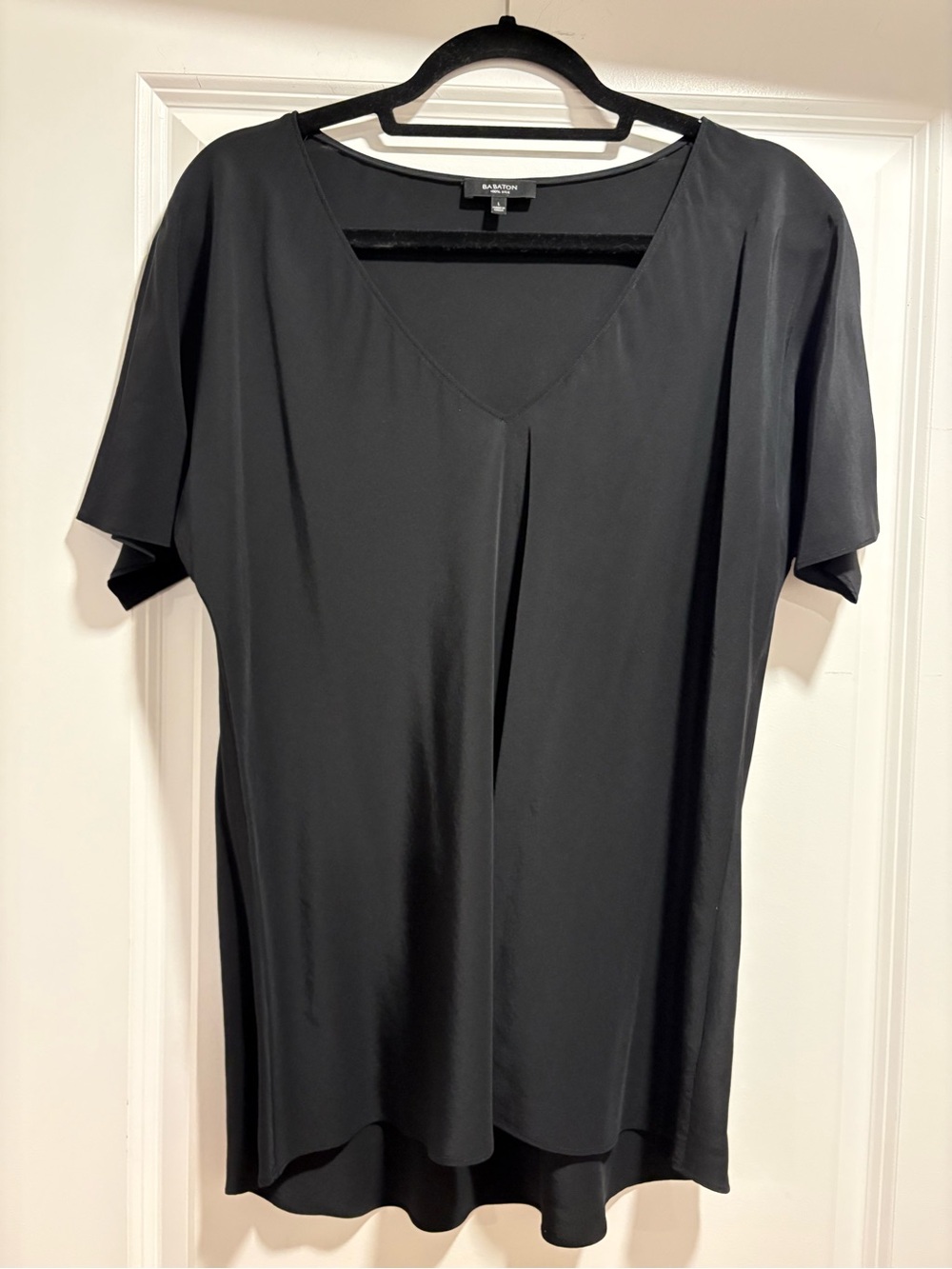 Babaton Black V-Neck Short Sleeve Top